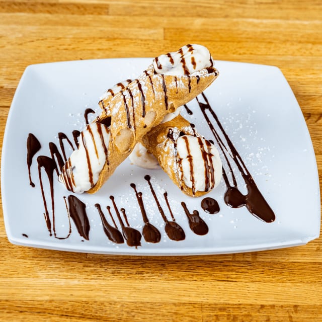 Cannoli.