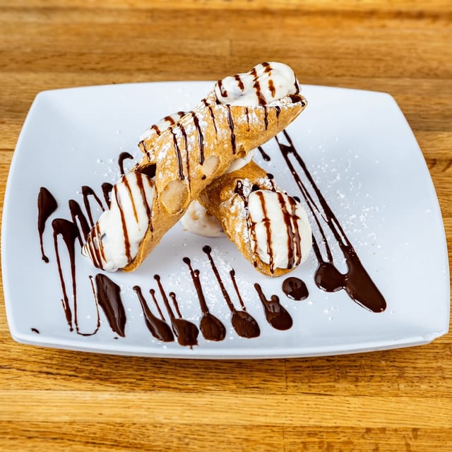 Cannoli.